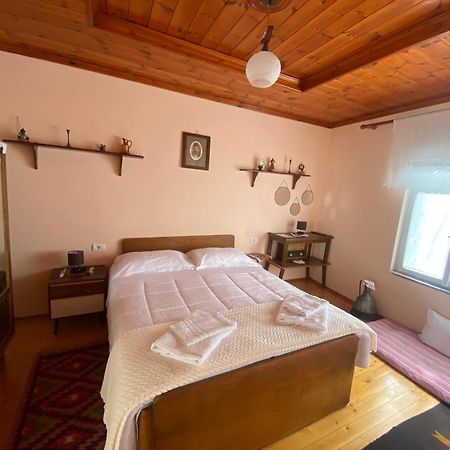 Vila Llulla Krujë 外观 照片
