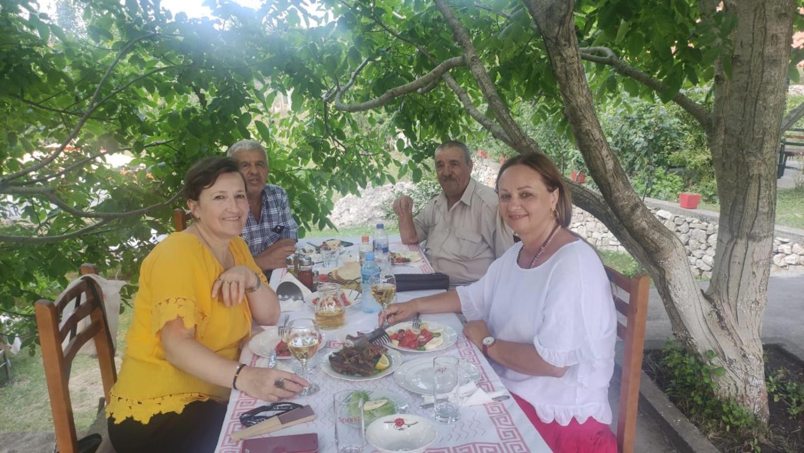 Vila Llulla Krujë 外观 照片