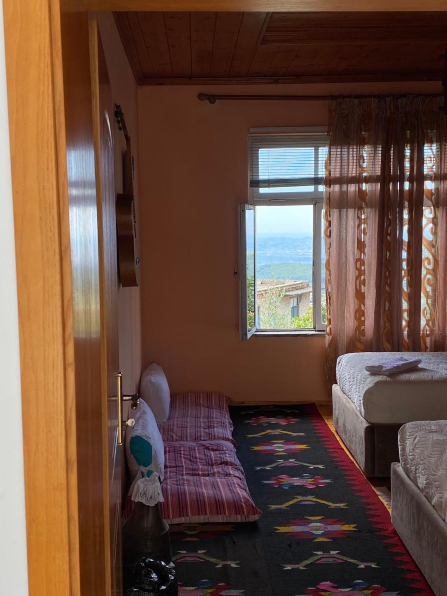 Vila Llulla Krujë 外观 照片
