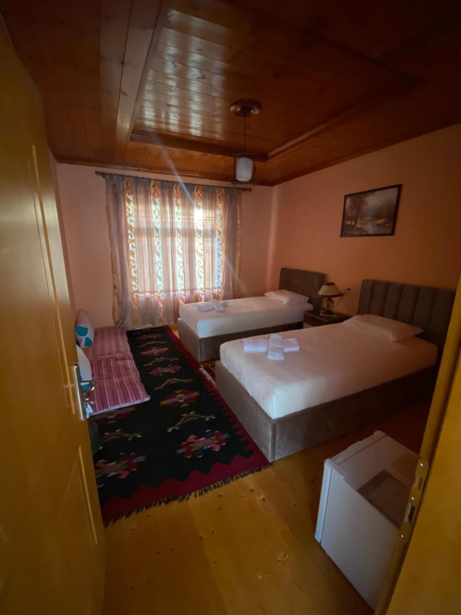 Vila Llulla Krujë 外观 照片