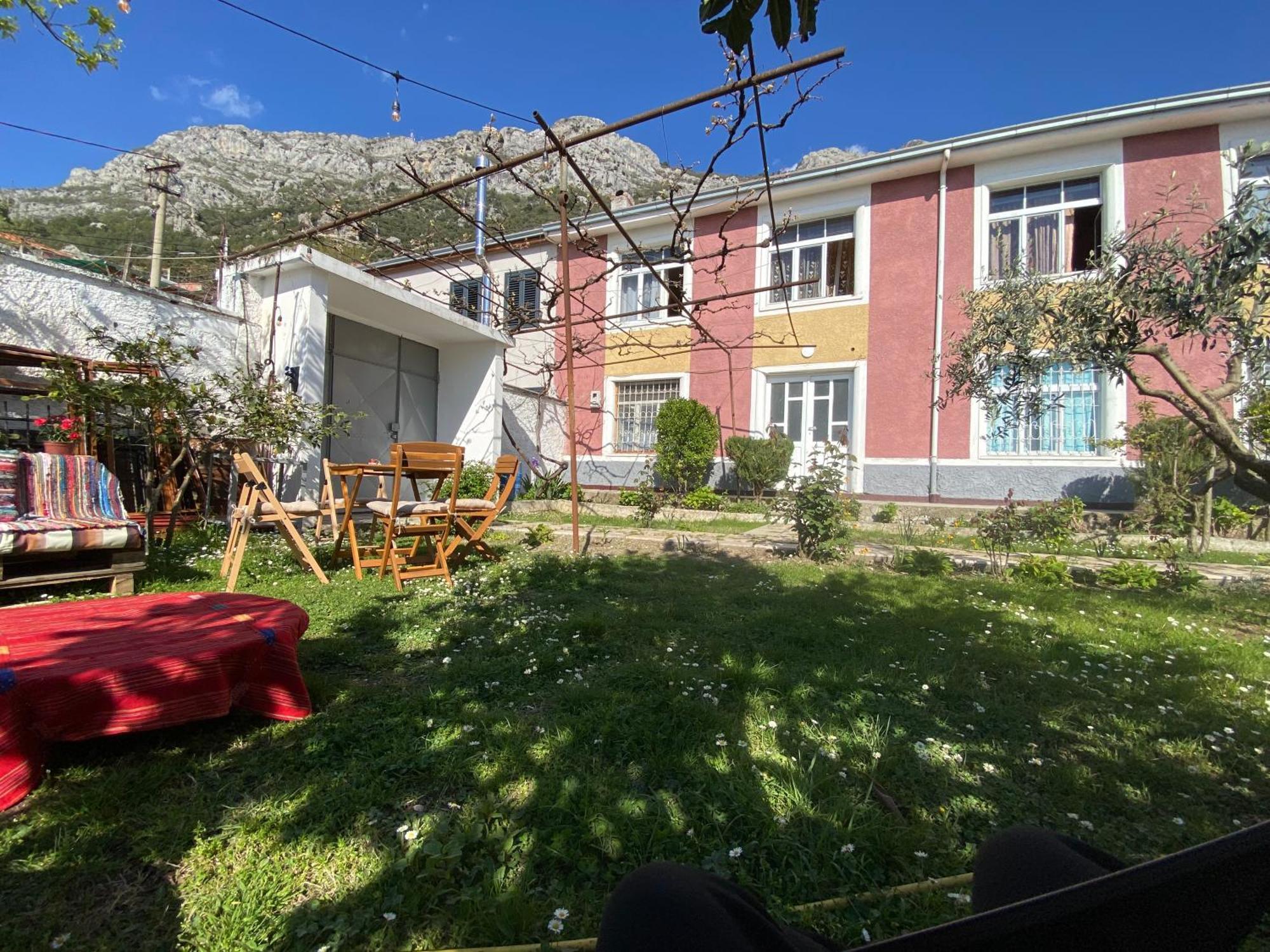 Vila Llulla Krujë 外观 照片