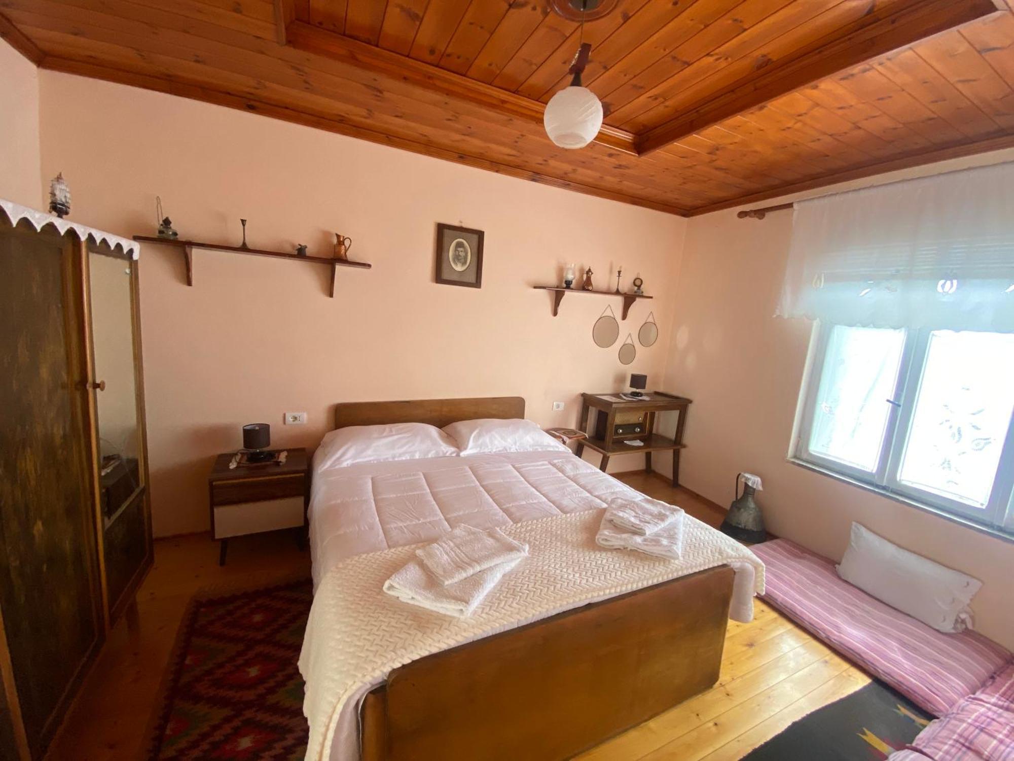 Vila Llulla Krujë 外观 照片